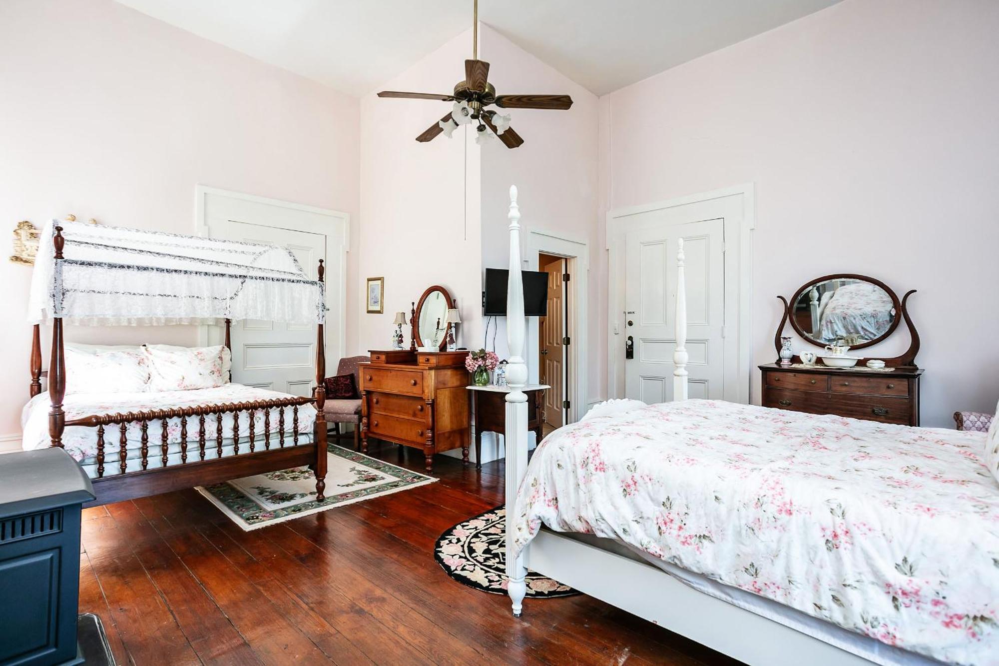 Maple Hill Manor Bed & Breakfast Springfield ภายนอก รูปภาพ