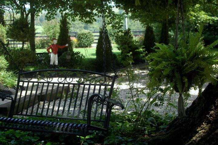 Maple Hill Manor Bed & Breakfast Springfield ภายนอก รูปภาพ