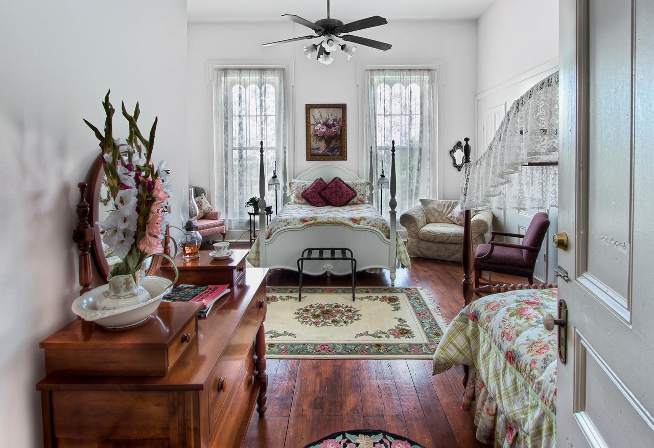 Maple Hill Manor Bed & Breakfast Springfield ภายนอก รูปภาพ