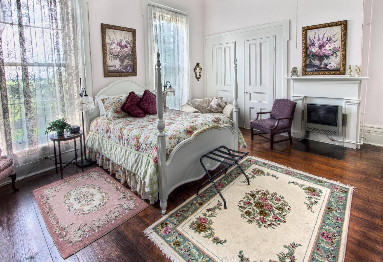 Maple Hill Manor Bed & Breakfast Springfield ภายนอก รูปภาพ